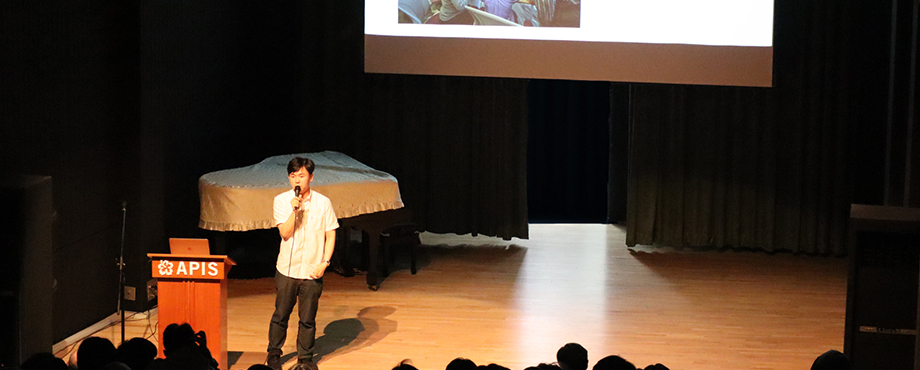 APIS high school students conducting advanced research in AT program